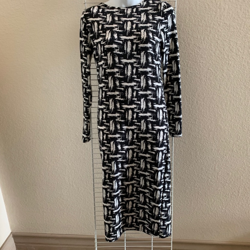 Women’s blk/white dress